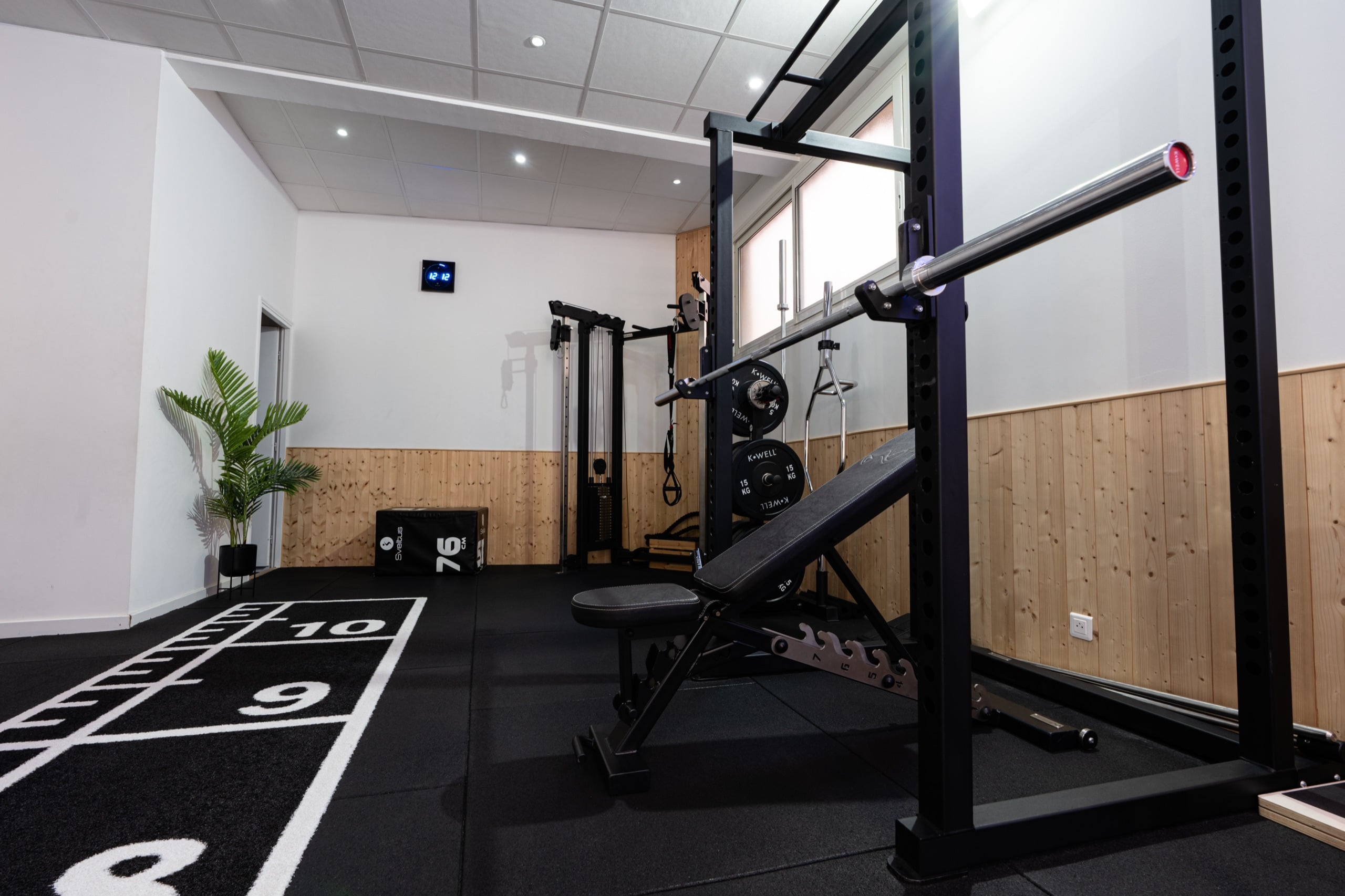 Coach à Domicile ou Studio : Que Choisir à Nice ?